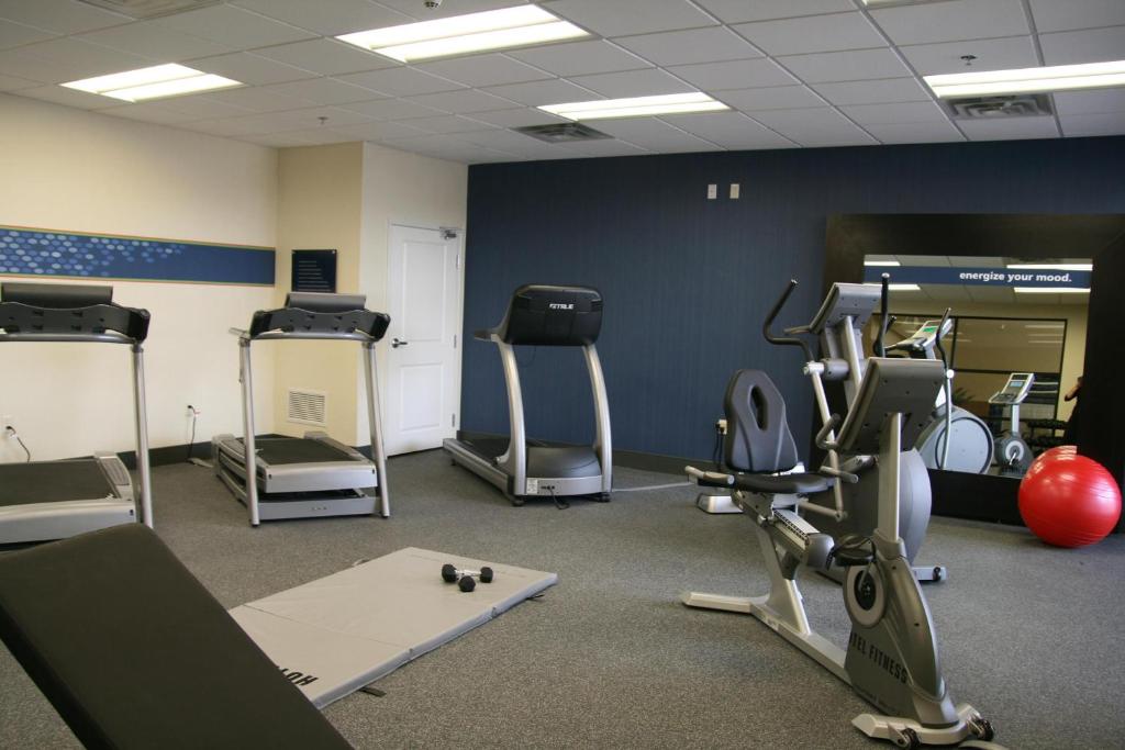 Hampton Inn and Suites Pueblo/North - image 4