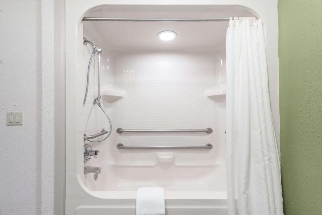 Baymont by Wyndham Pueblo - image 2