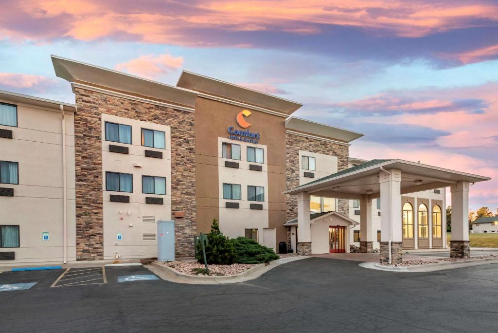 Comfort Inn & Suites Pueblo - main image