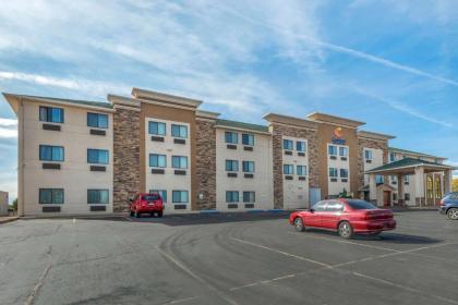Comfort Inn & Suites Pueblo - image 2