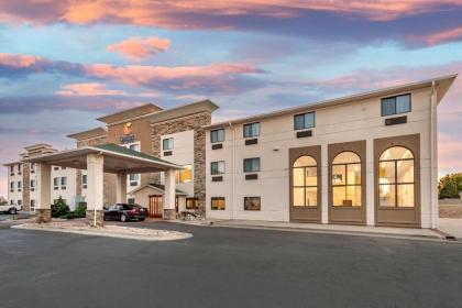 Comfort Inn & Suites Pueblo - image 3