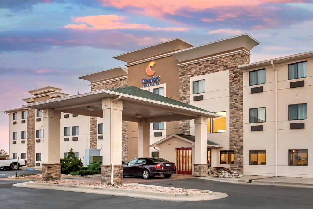 Comfort Inn & Suites Pueblo - image 7