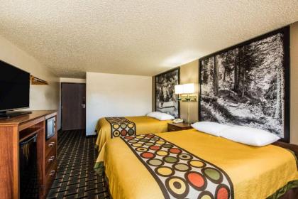 Super 8 by Wyndham Pueblo - image 5
