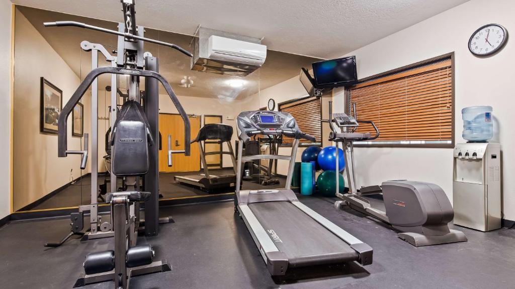 Best Western Plus Eagleridge Inn & Suites - image 2