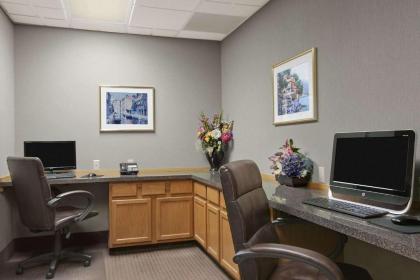 Wingate by Wyndham Pueblo - image 11