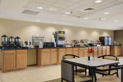 Wingate by Wyndham Pueblo - image 8