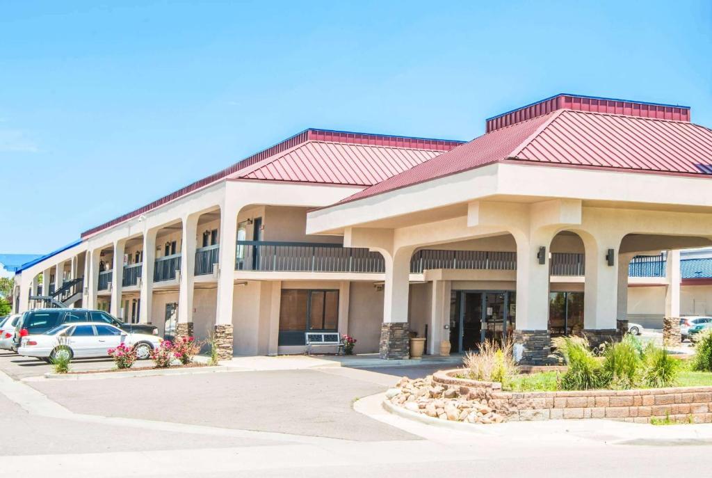 Ramada by Wyndham Pueblo - main image