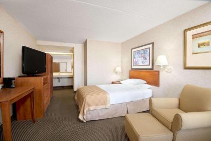 Ramada by Wyndham Pueblo - image 13