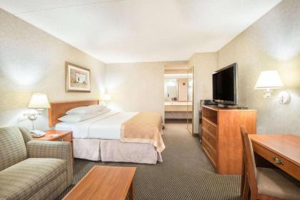 Ramada by Wyndham Pueblo - image 14