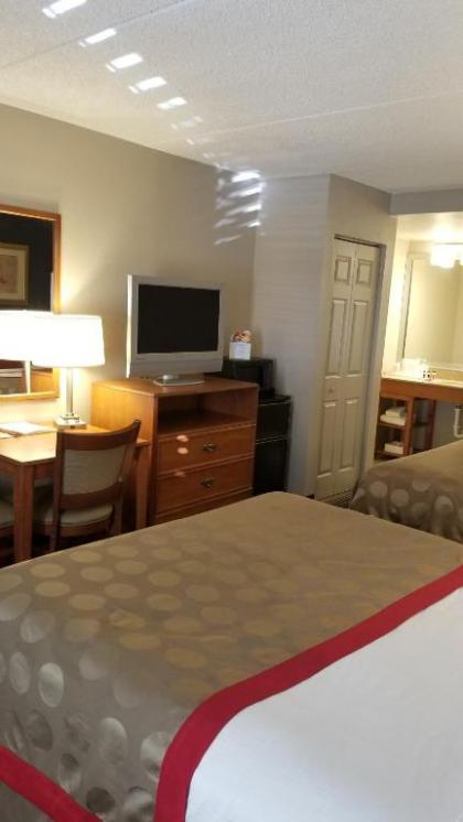 Ramada by Wyndham Pueblo - image 2
