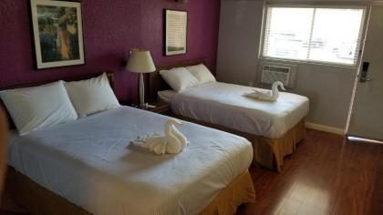 Santa Fe Inn - Pueblo - image 12