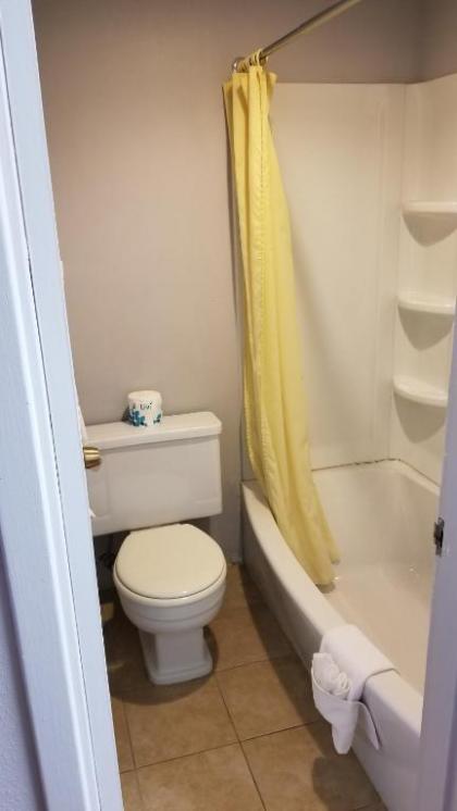 Santa Fe Inn - Pueblo - image 3