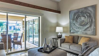 Beautiful 5 Star Villa with Private Pool on the Prestigious Charlotte Harbor Charlotte County Villa 1002 - image 4