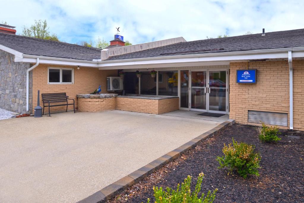 AMERICAS BEST VALUE INN PUTNAM - main image