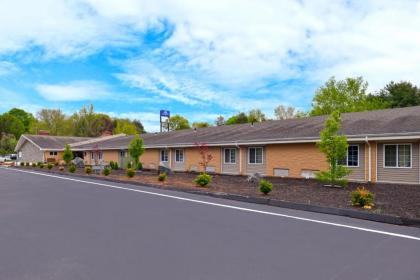 AMERICAS BEST VALUE INN PUTNAM - image 11