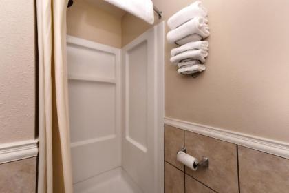 AMERICAS BEST VALUE INN PUTNAM - image 3