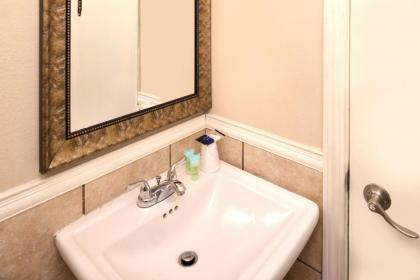 AMERICAS BEST VALUE INN PUTNAM - image 5
