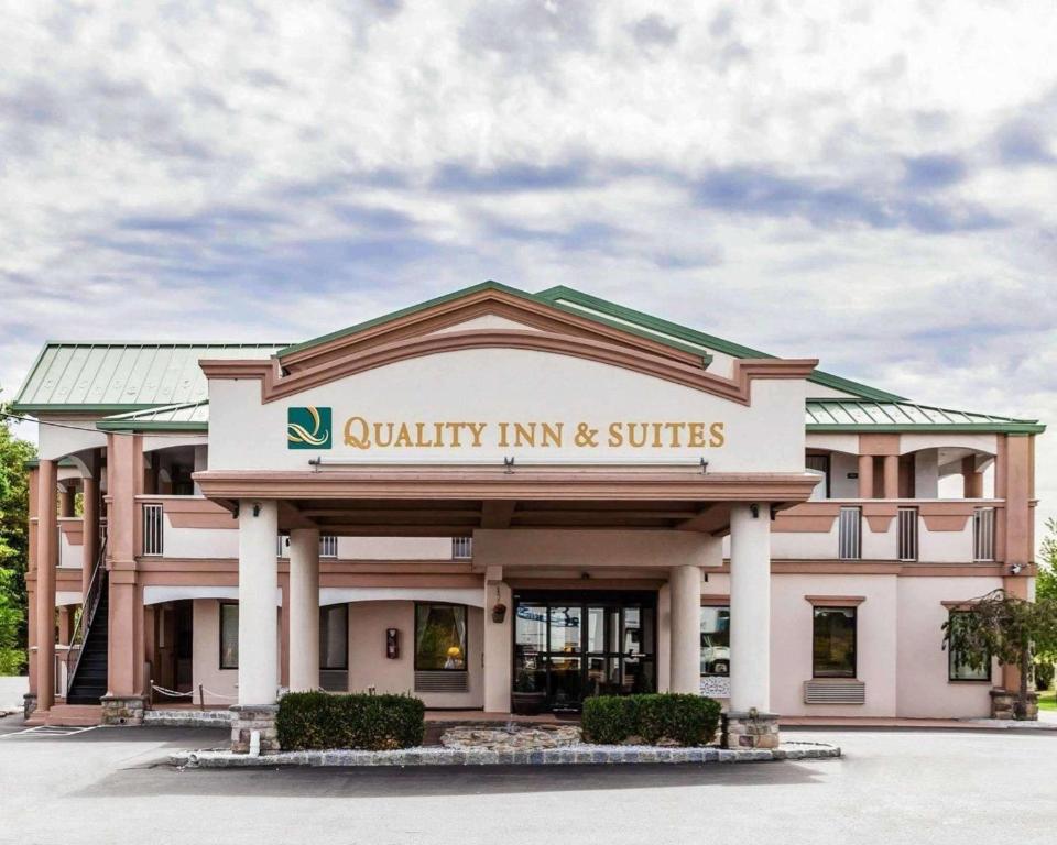 Quality Inn & Suites Quakertown-Allentown - main image