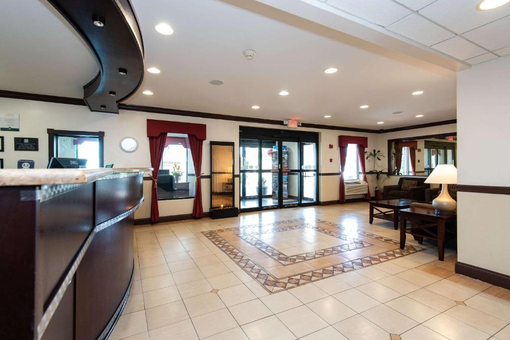 Quality Inn & Suites Quakertown-Allentown - image 4