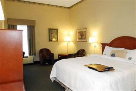 Hampton Inn Quakertown - image 3