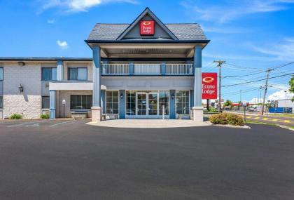 Econo Lodge - image 1