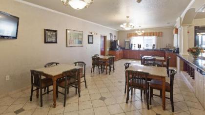 SureStay Plus Hotel by Best Western Quanah - image 11