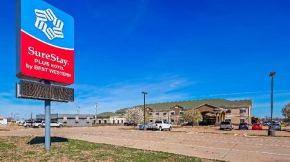 SureStay Plus Hotel by Best Western Quanah - image 9