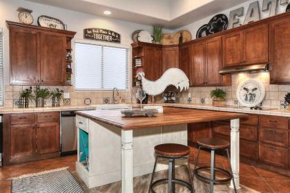 Adobe Arizona Home with Amazing 360 Mountain Views! - image 12