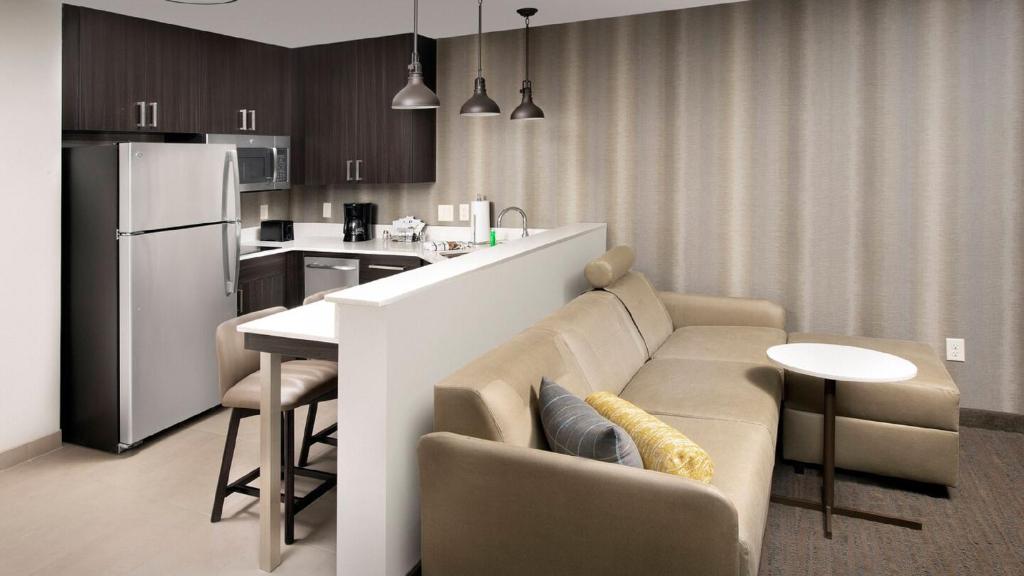 Residence Inn by Marriott New York JFK Airport - image 3