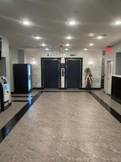 Magna Hotel JFK AirTrain - image 16