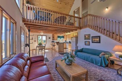Questa Home with Views - 13 Mi to Red River Skiing!