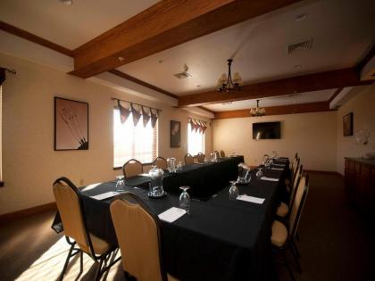 Town & Country Inn and Suites - image 11