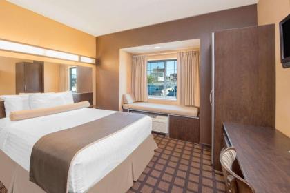Microtel Inn & Suites By Wyndham Quincy - image 12