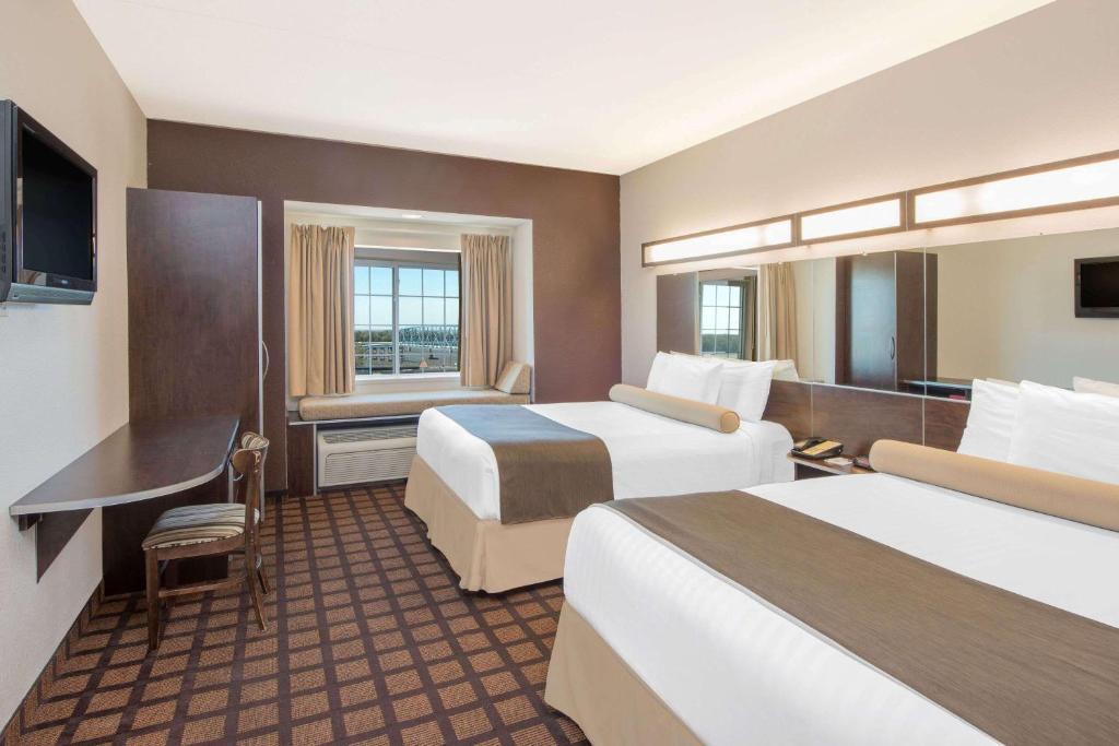 Microtel Inn & Suites By Wyndham Quincy - image 4