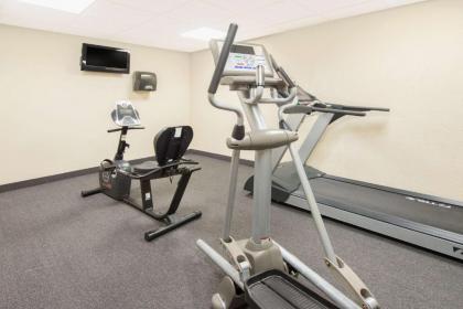 Microtel Inn & Suites By Wyndham Quincy - image 6
