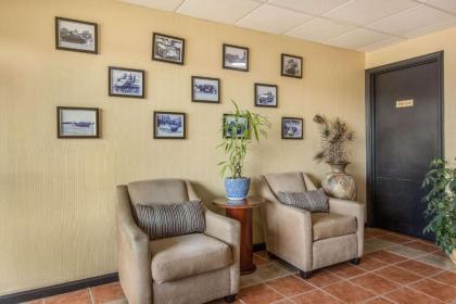 Econo Lodge Fort Knox - image 10
