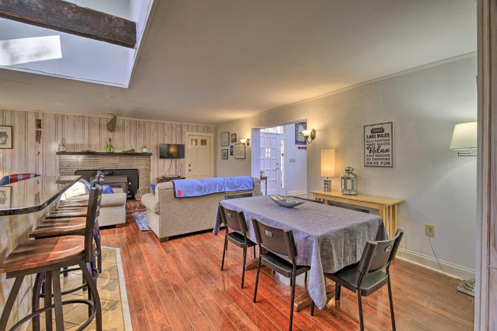Pet-Friendly Cabin with Dock on Claytor Lake! - image 7