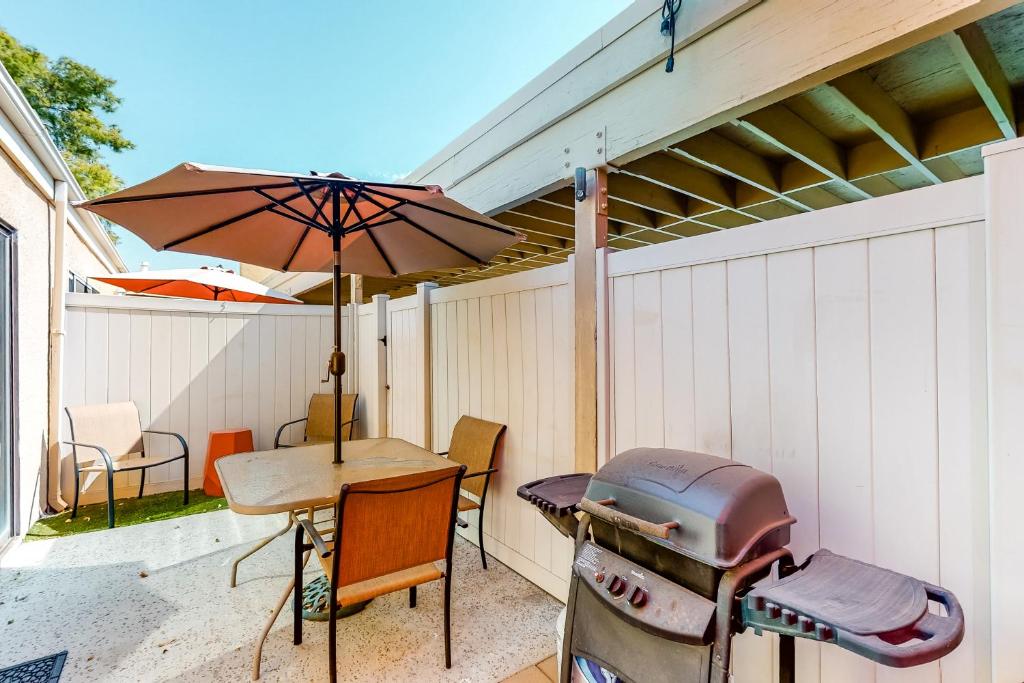 Red Roof Retreat - main image