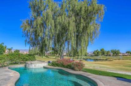 Mira Vista Lakefront Golf Villa