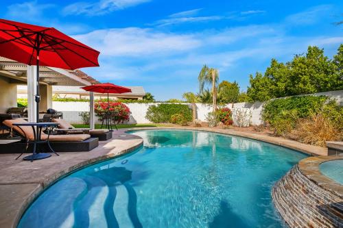 Versailles of Rancho Mirage - image 5