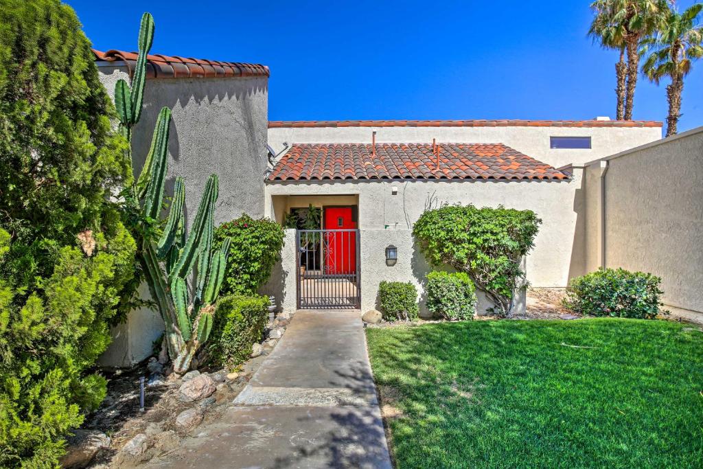 Hacienda Enjoy Serene Views and Resort Living! - image 2