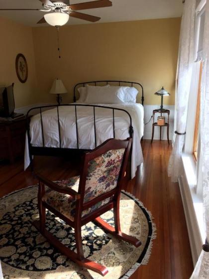 Attwood House Bed and Breakfast near Manhattan KS - image 3