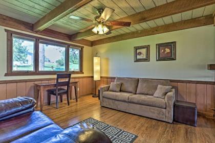 Rustic Black Hills Retreat with Expansive Views - image 6