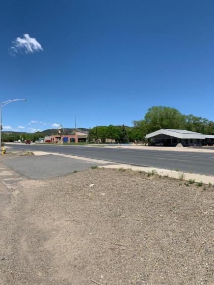 Raton’s Peak Inn - image 2