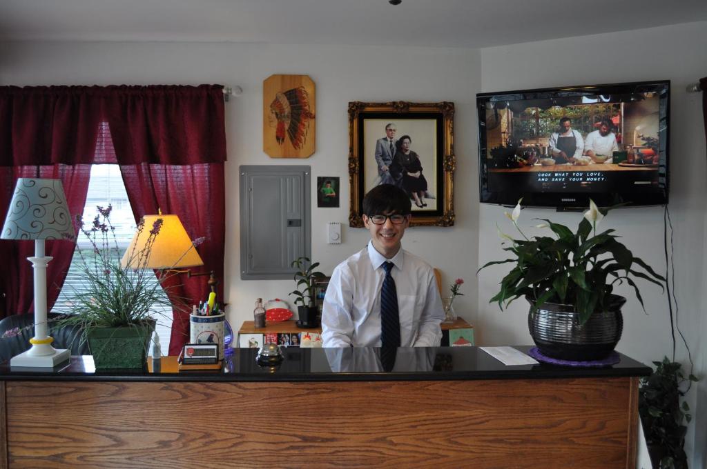 Golden Lion Motel - main image