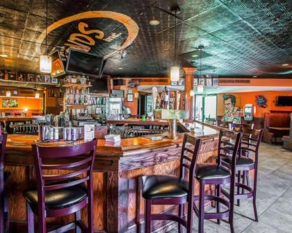 Rodeway Inn - image 15