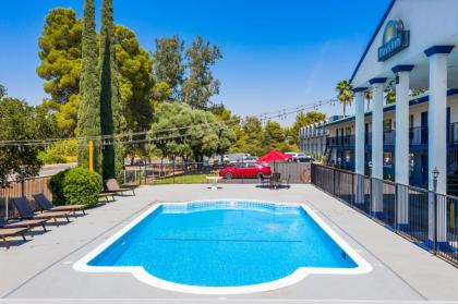Days Inn by Wyndham Red Bluff - image 14