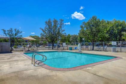 Motel 6-Red Bluff CA - image 5