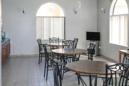 Rodeway Inn - image 7
