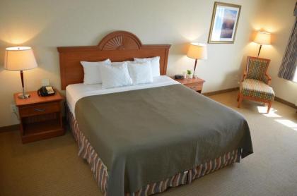 Red Coach Inn & Suites - image 3